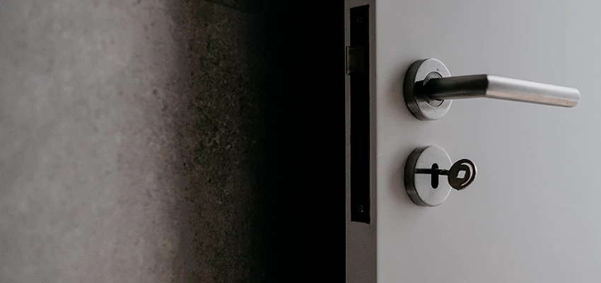 Front Door Handle Repair And Installation in Florence-Graham, CA