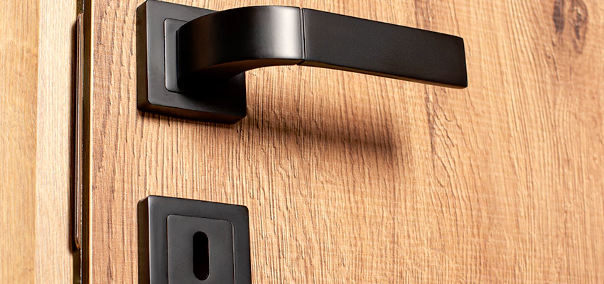 Weekend Lockout Assistance Troubleshooting in Florence-Graham, California